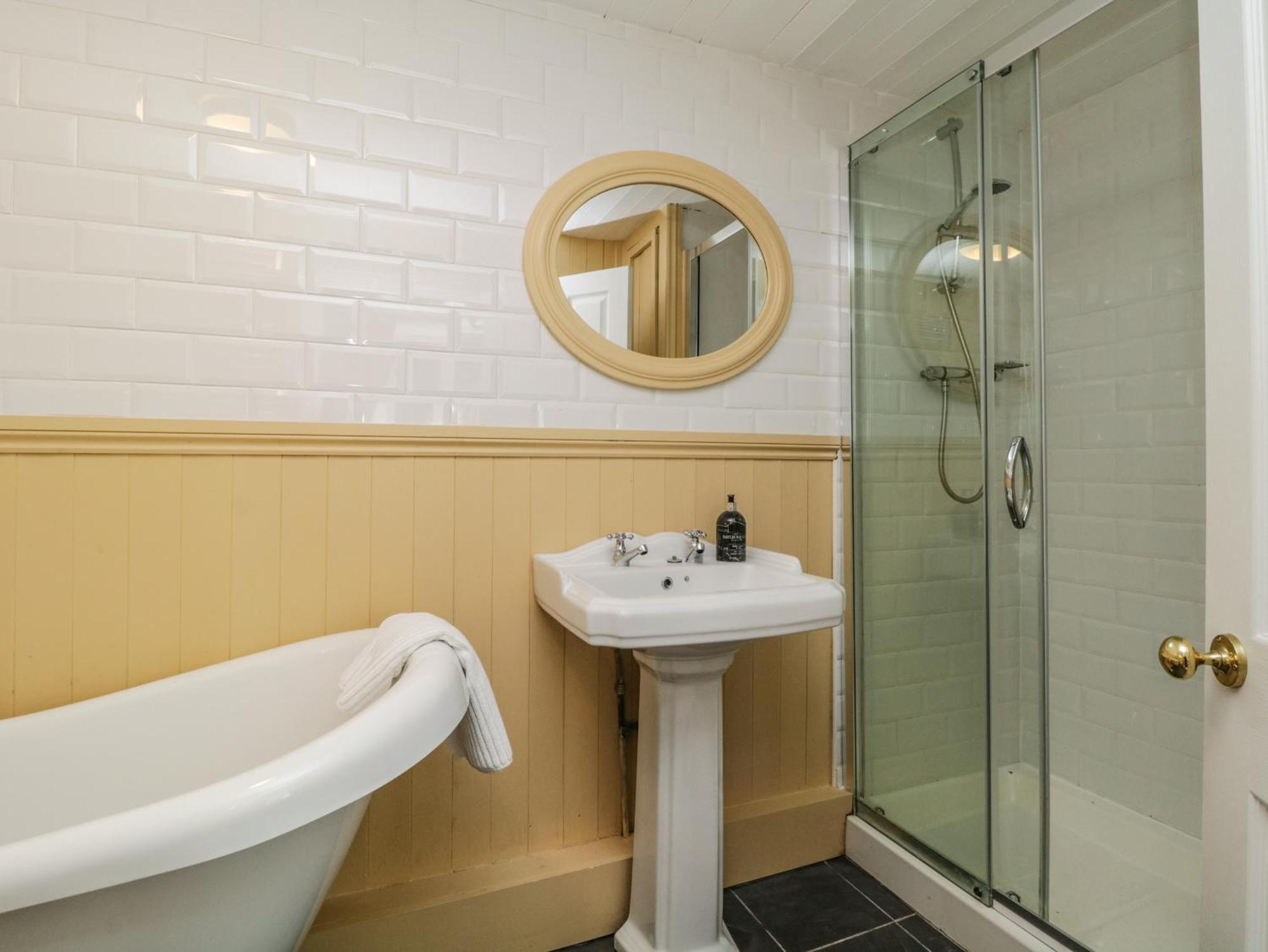 The Coach House Apartment *